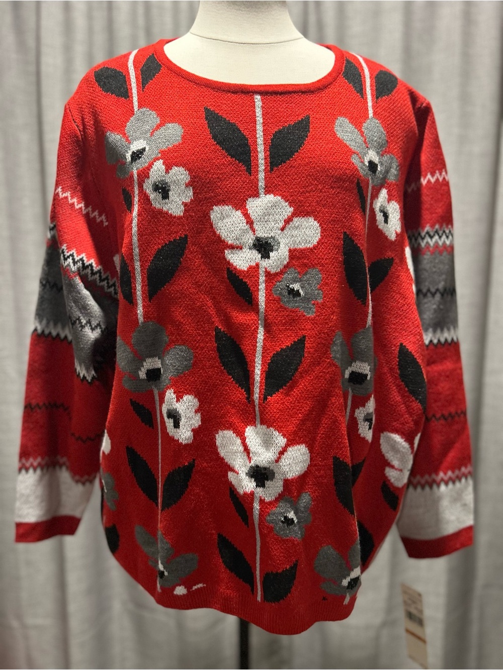 Alfred Dunner Red Floral Scoopneck Sweater with Black & Gray Accents